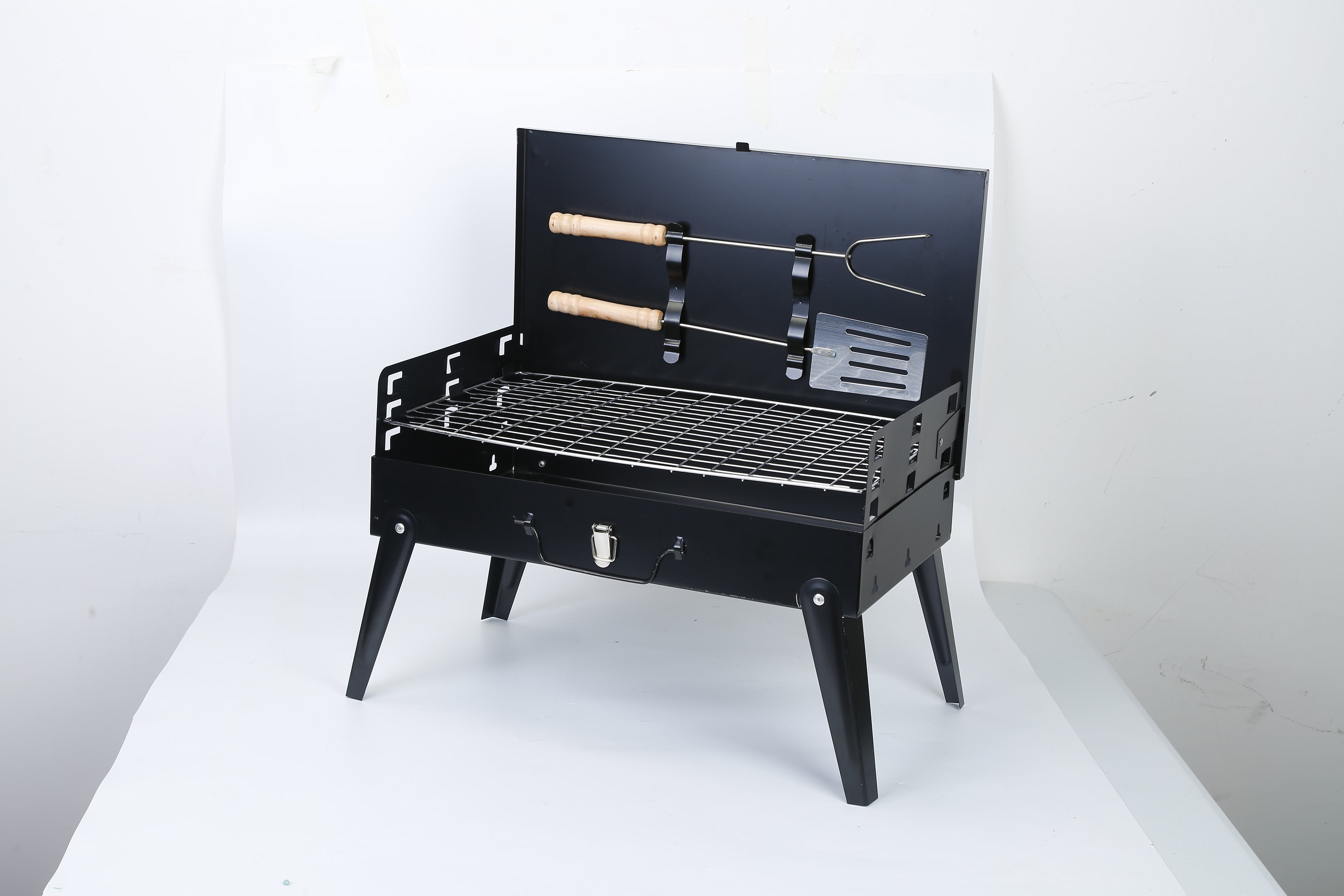 1Pc 16.7x10x17.7in Portable Charcoal Grill For Spring Summer Outdoor Activities Foldable BBQ Suitcase Grill Shelf For Outdoor Camping Picnics Garden Grilling Fedex Shipping